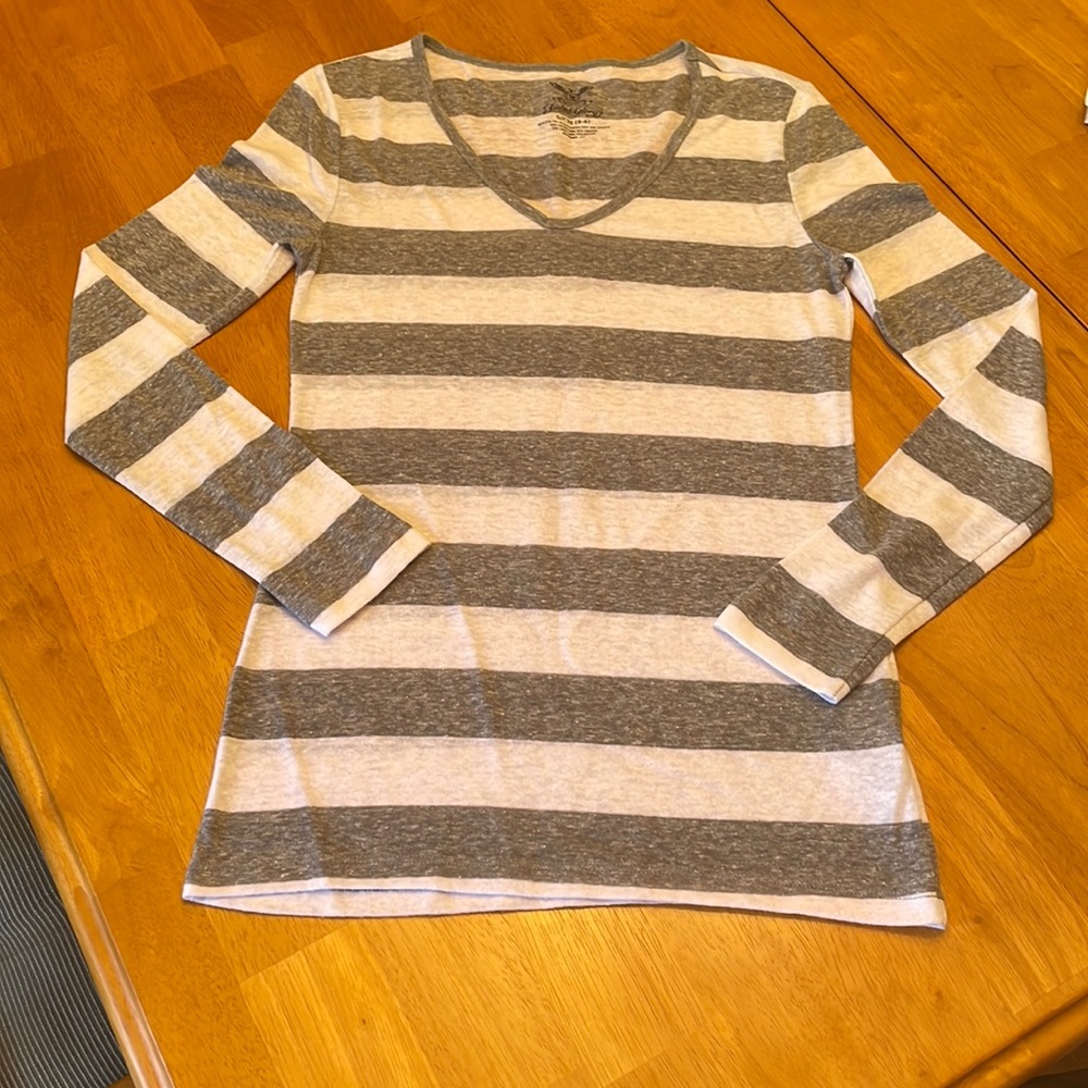 Faded Glory Gray and White Striped Long Sleeve Shirt